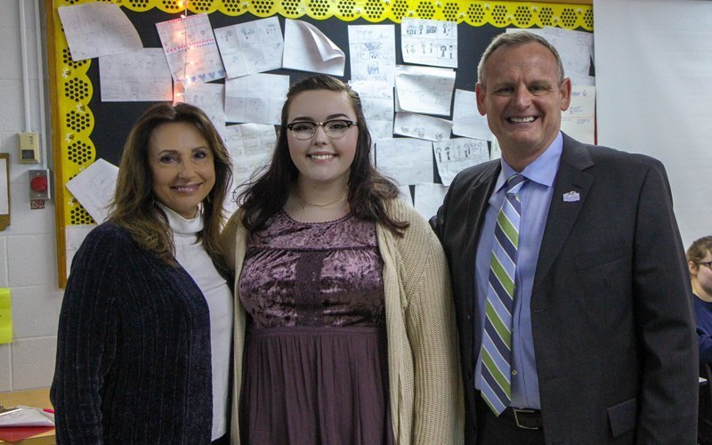 Pleasure Ridge Park High School Senior wins Grand Prize in 32nd annual Horsing Around With Art competition presented by WinStar Farm